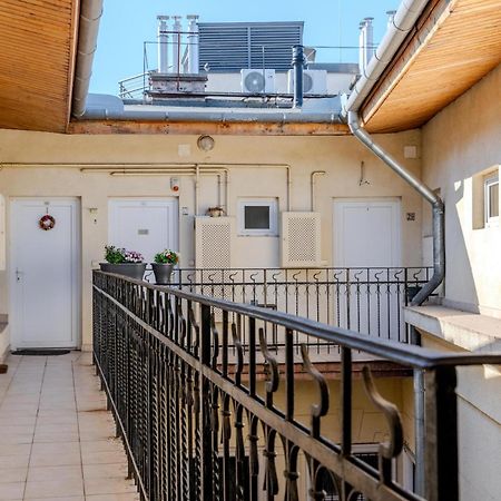 Cozy Flat In The Heart Of Buda Budapest Ngoại thất bức ảnh