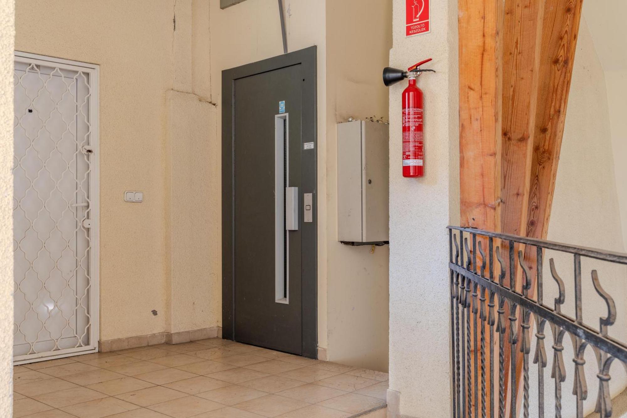 Cozy Flat In The Heart Of Buda Budapest Ngoại thất bức ảnh